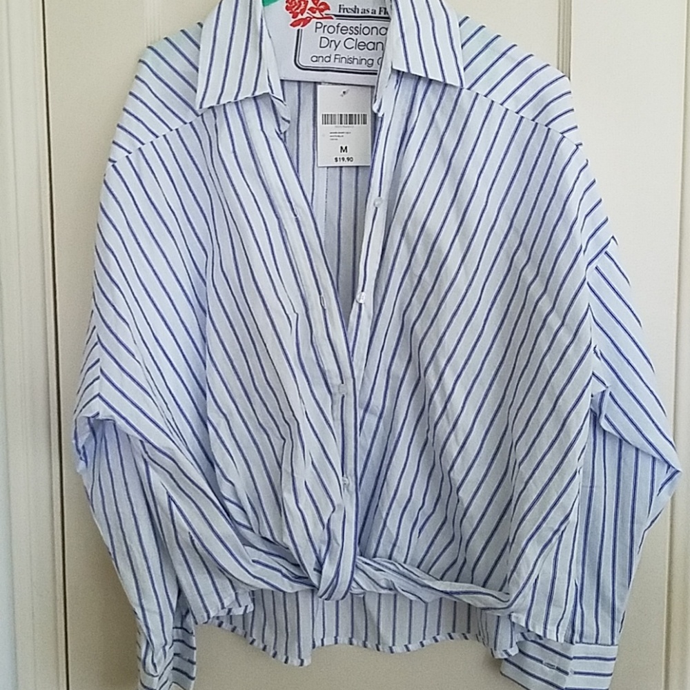 Forever21 twist front top